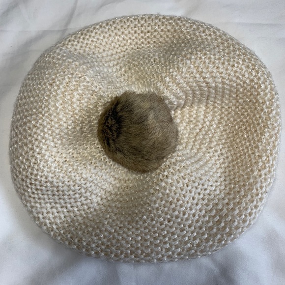 Cute winter fur pom hat! - Picture 2 of 3